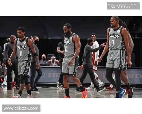 篮网与太阳激战正酣NBA直播在线全程跟踪解说精彩瞬间不容错过